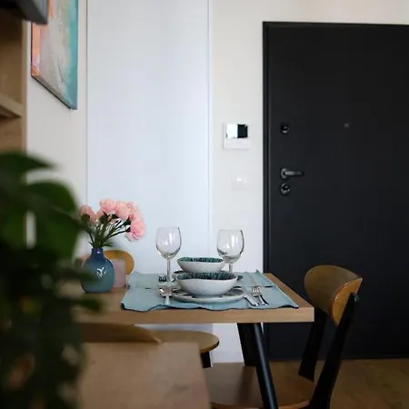 Apartament Doki 83